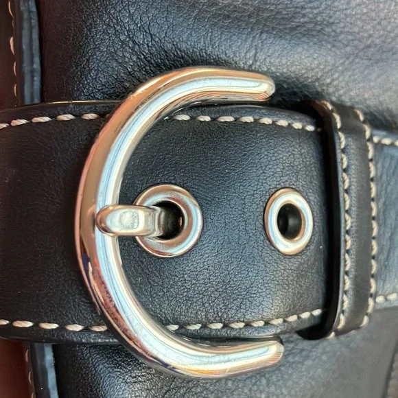 Coach black leather sm/med shoulder bag Serial no G05D-1453 - Picture 11 of 17